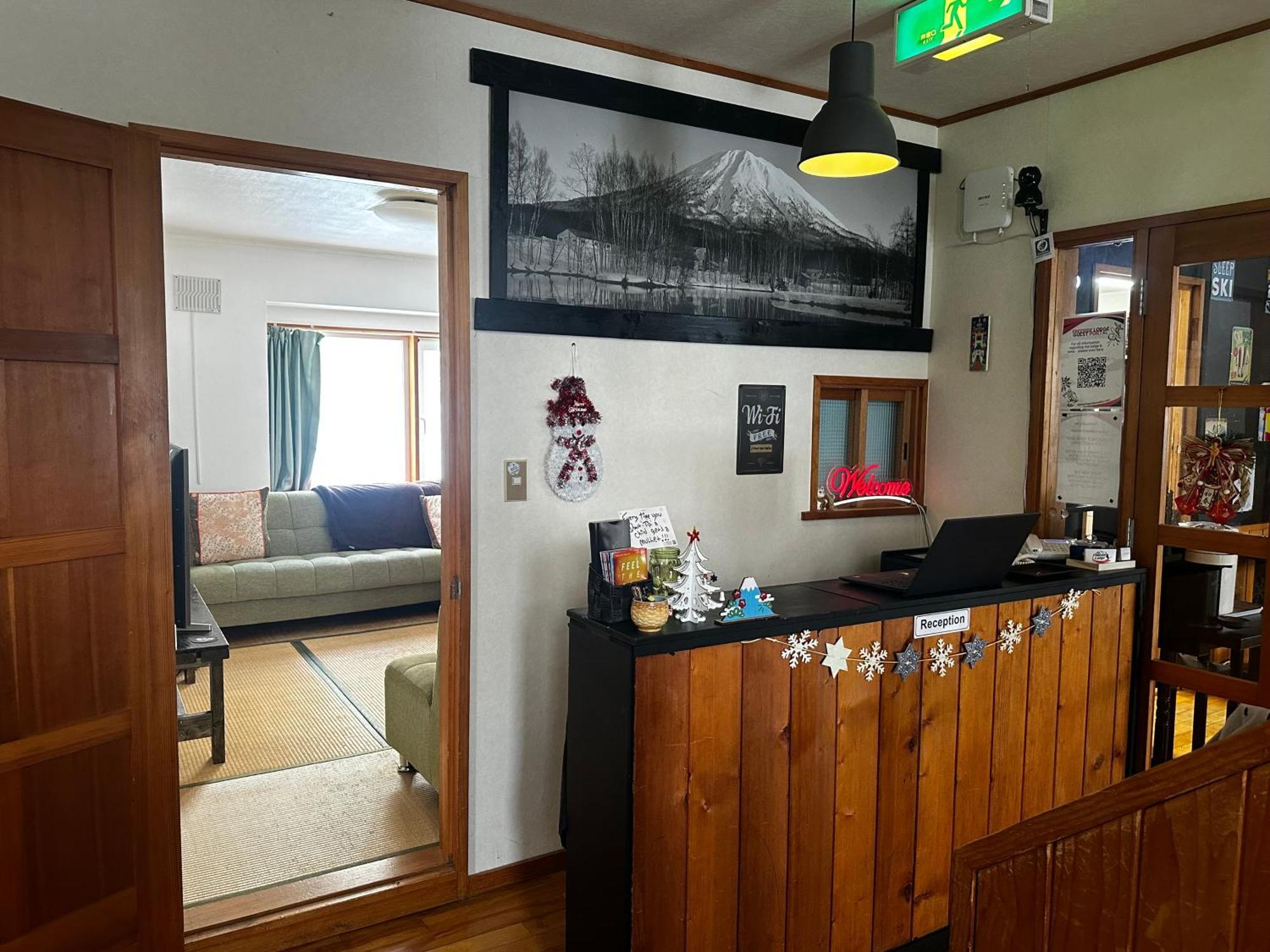 Freeride Backpackers Lodge Niseko Exterior photo